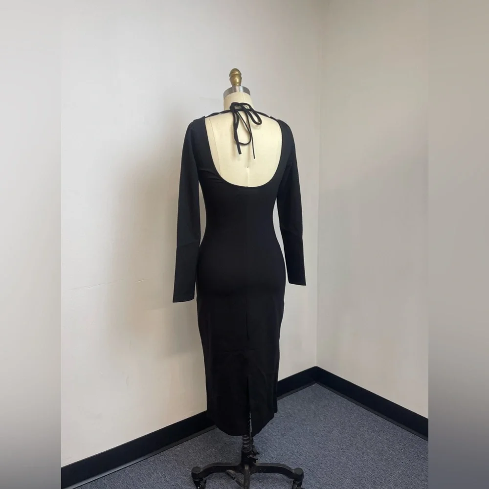 Fame & Partners Long Sleeve Tie Back Midi Dress Black
Bodycon - Picture 4 of 6